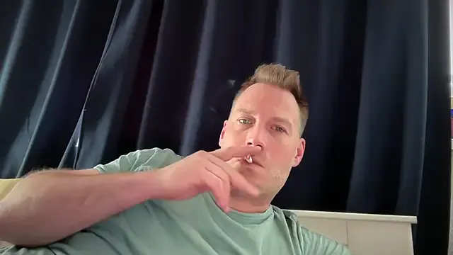  – webcam model profile photo Image 8