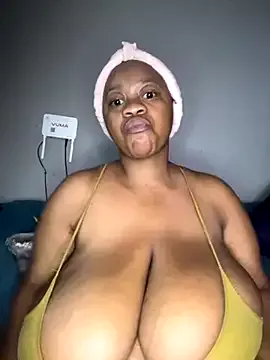 AddisonArt – webcam model profile photo Image 2