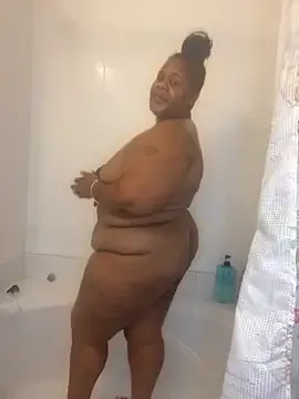 roouse – webcam model profile photo Image 4