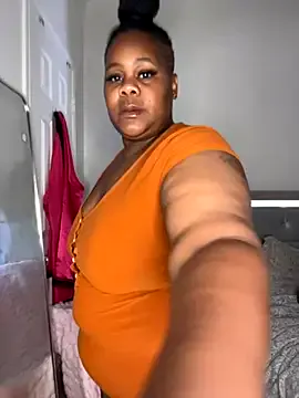 roouse – webcam model profile photo Image 5