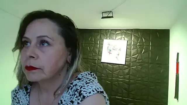 oxo_yuna_oxo – webcam model profile photo Image 13