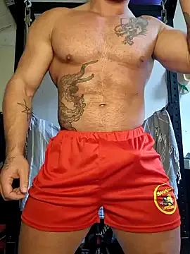 roouse – webcam model profile photo Image 18