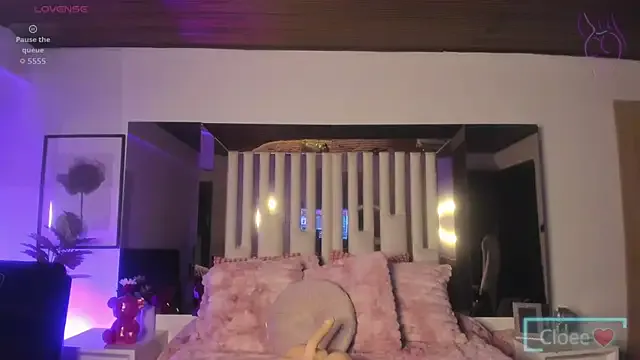 zui_lu – webcam model profile photo Image 18