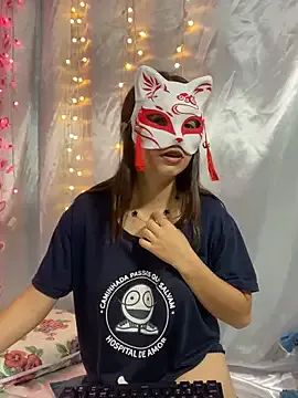 _Alicee_1 – webcam model profile photo Image 11