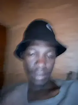 Khadija37 – webcam model profile photo Image 2