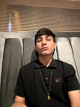 Mikev – webcam model profile photo Image 19