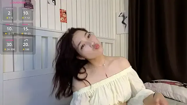 AliceRusso – webcam model profile photo Image 10