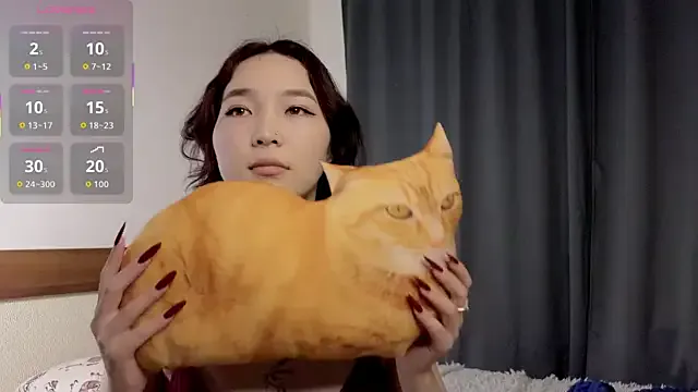 AliceRusso – webcam model profile photo Image 7