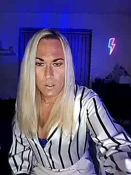 roouse – webcam model profile photo Image 14