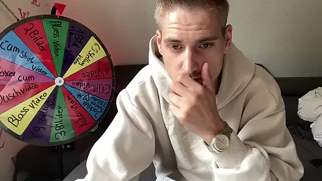 Yui-Ch – webcam model profile photo Image 14