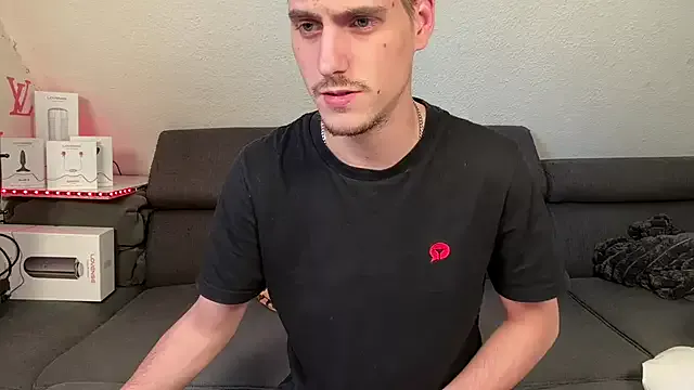 Yui-Ch – webcam model profile photo Image 15