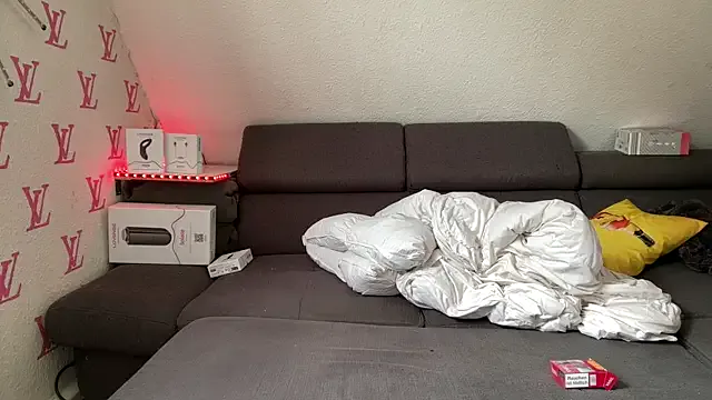 Yui-Ch – webcam model profile photo Image 17