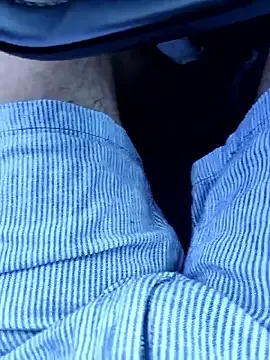VIKITOMMY – webcam model profile photo Image 14