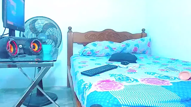 Nonchan_ – webcam model profile photo Image 8