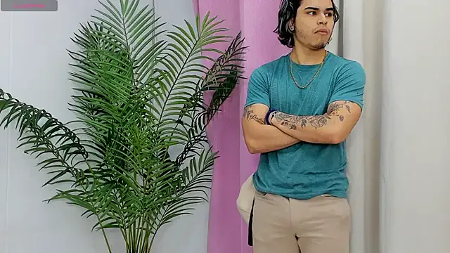 Yui-Ch – webcam model profile photo Image 9