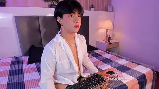  – webcam model profile photo Image 12