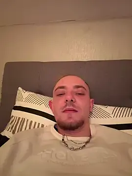 Mia--meow – webcam model profile photo Image 12