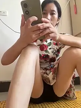 LaraAdler – webcam model profile photo Image 6