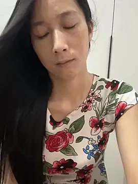 LaraAdler – webcam model profile photo Image 8