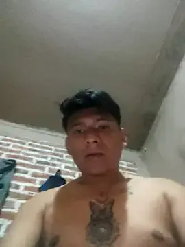 roouse – webcam model profile photo Image 12