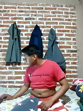 roouse – webcam model profile photo Image 18