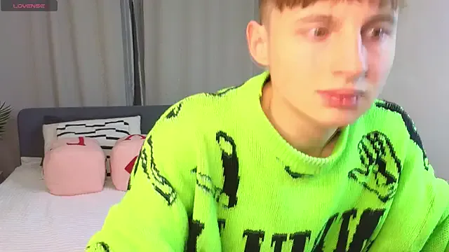 Yo155 – webcam model profile photo Image 10