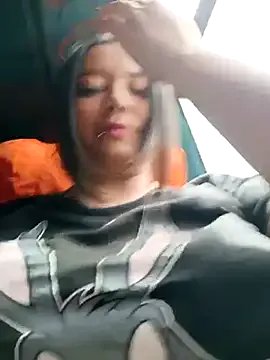 LaraOlson – webcam model profile photo Image 10