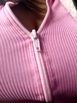 LaraOlson – webcam model profile photo Image 18