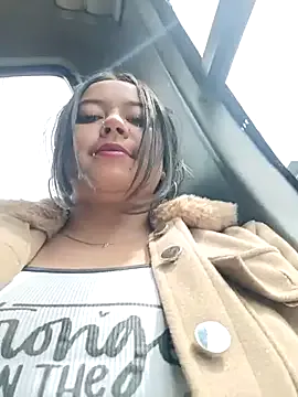 LaraOlson – webcam model profile photo Image 4