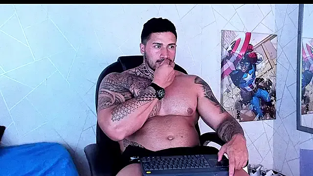 roouse – webcam model profile photo Image 18