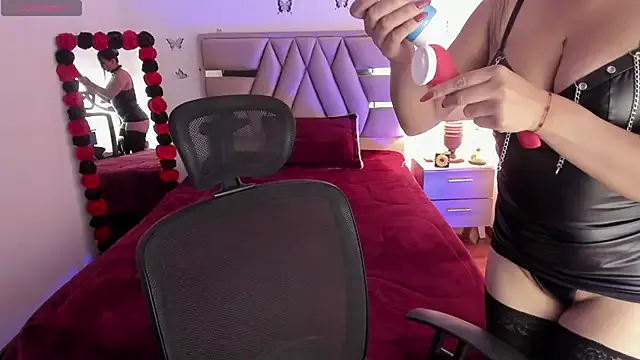 LunaDeVaal – webcam model profile photo Image 6