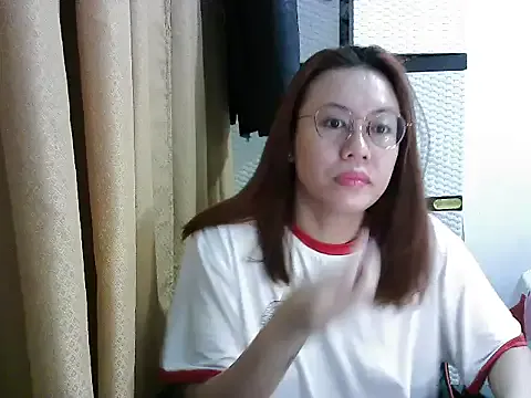 BrianaKaine – webcam model profile photo Image 17