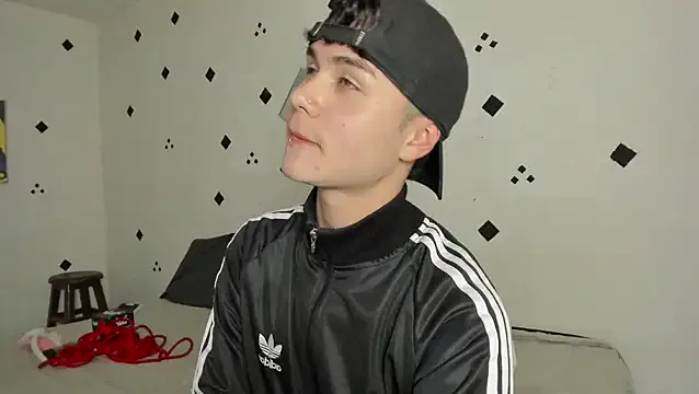 Yui-Ch – webcam model profile photo Image 19