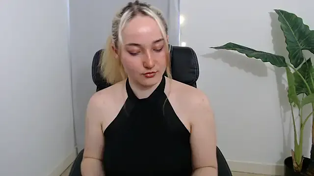 AgathaCrawford – webcam model profile photo Image 10