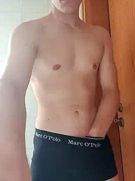 roouse – webcam model profile photo Image 9