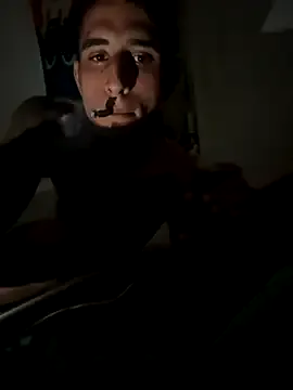 LT-333 – webcam model profile photo Image 12