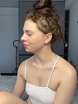 CurlyLara Image 18