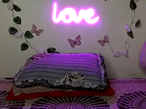 Humsafar-HDX-13 – webcam model profile photo Image 3