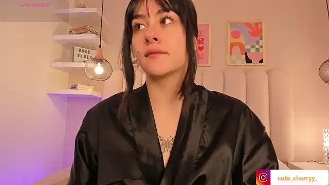 AlyonaGala – webcam model profile photo Image 16