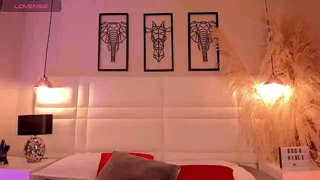 AlyonaGala – webcam model profile photo Image 6