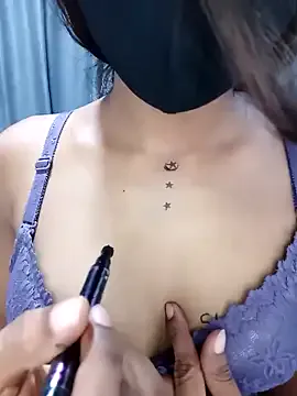 hina_porn – webcam model profile photo Image 3