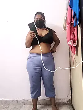 EmilyRussi – webcam model profile photo Image 6