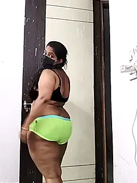 EmilyRussi – webcam model profile photo Image 8