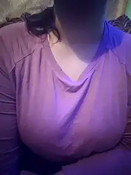 ElliaRussell – webcam model profile photo Image 2