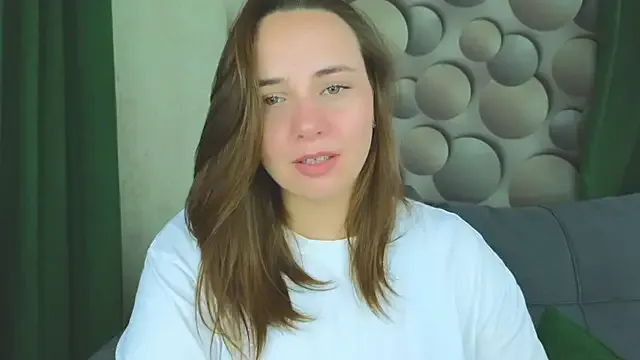 Mia--meow – webcam model profile photo Image 17