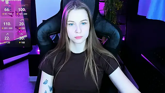 FariBanxOfficial – webcam model profile photo Image 4
