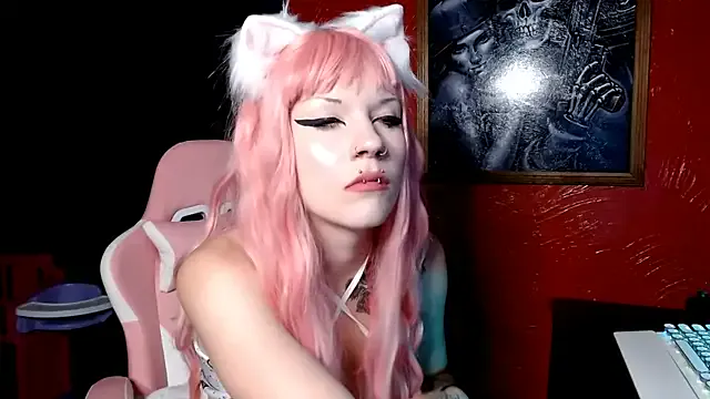 roouse – webcam model profile photo Image 7