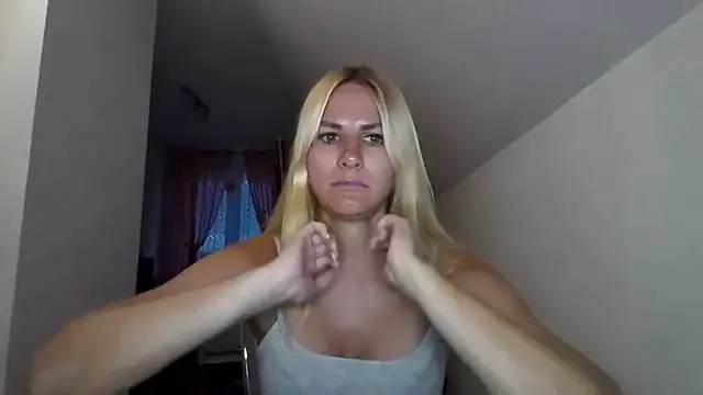 Yui-Ch – webcam model profile photo Image 11