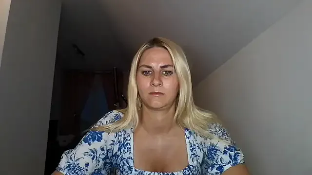 Yui-Ch – webcam model profile photo Image 12