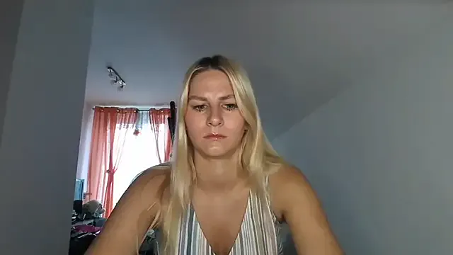 Yui-Ch – webcam model profile photo Image 13